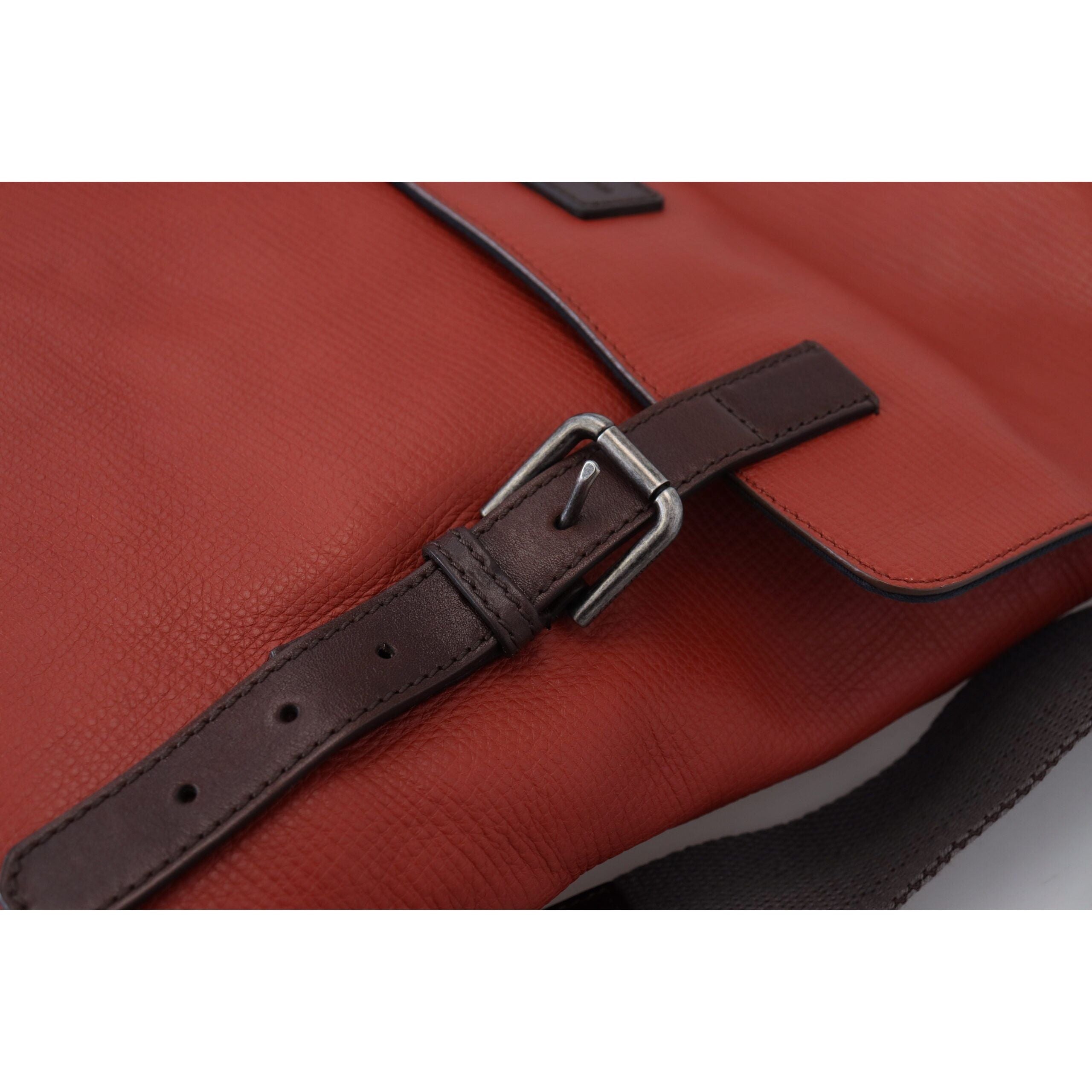 Luxour, Dolce & Gabbana Elegant Calfskin Leather Backpack in Orange, 