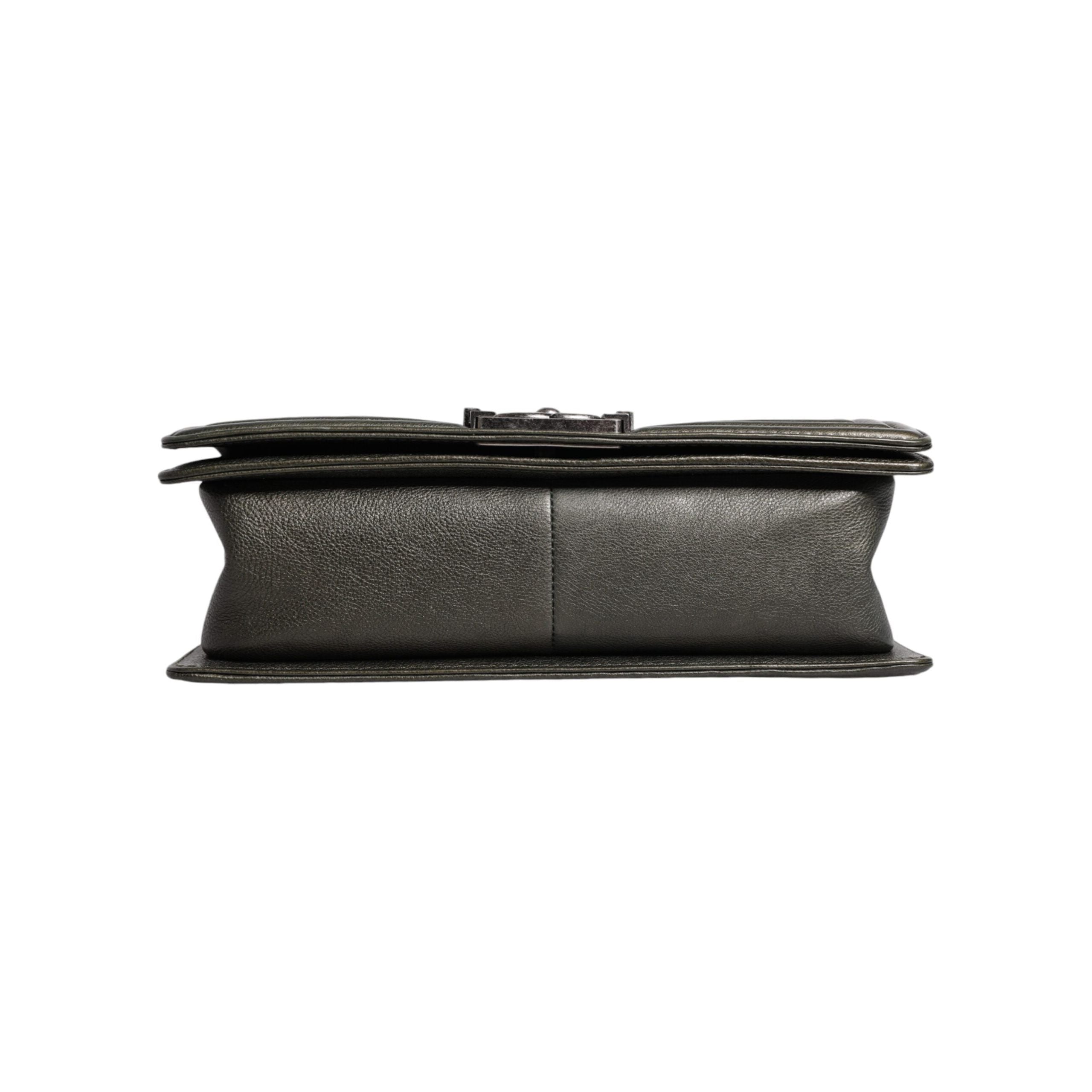 Luxour, Chanel Dark Green Leather Shoulder Bag Gray Metal Purse Bag, 